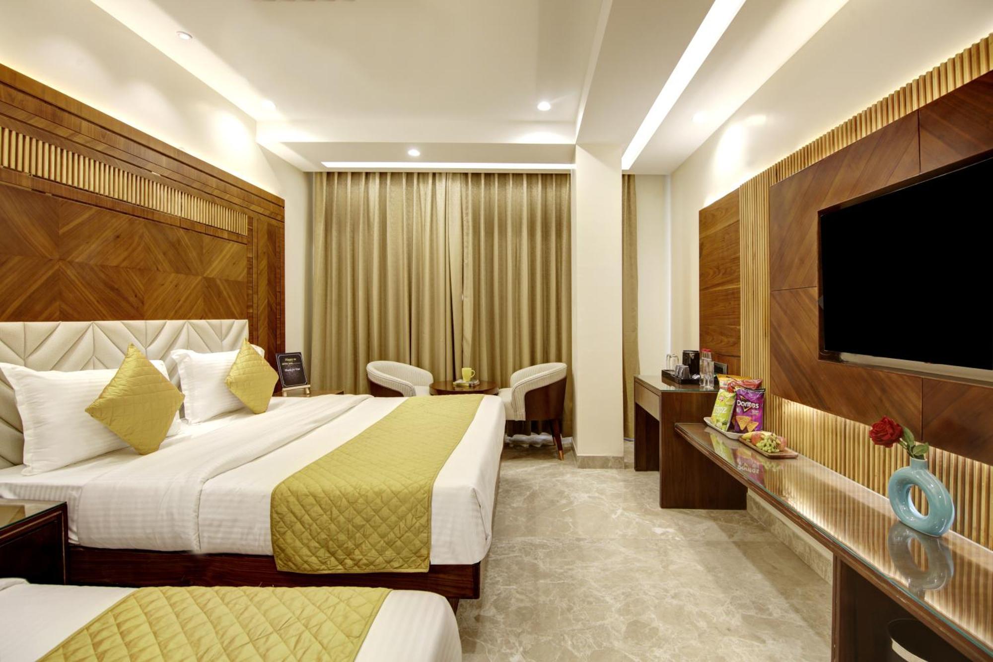 The Vanson Pride Delhi Нью-Дели Экстерьер фото